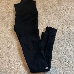Alo yoga pant with mesh sides